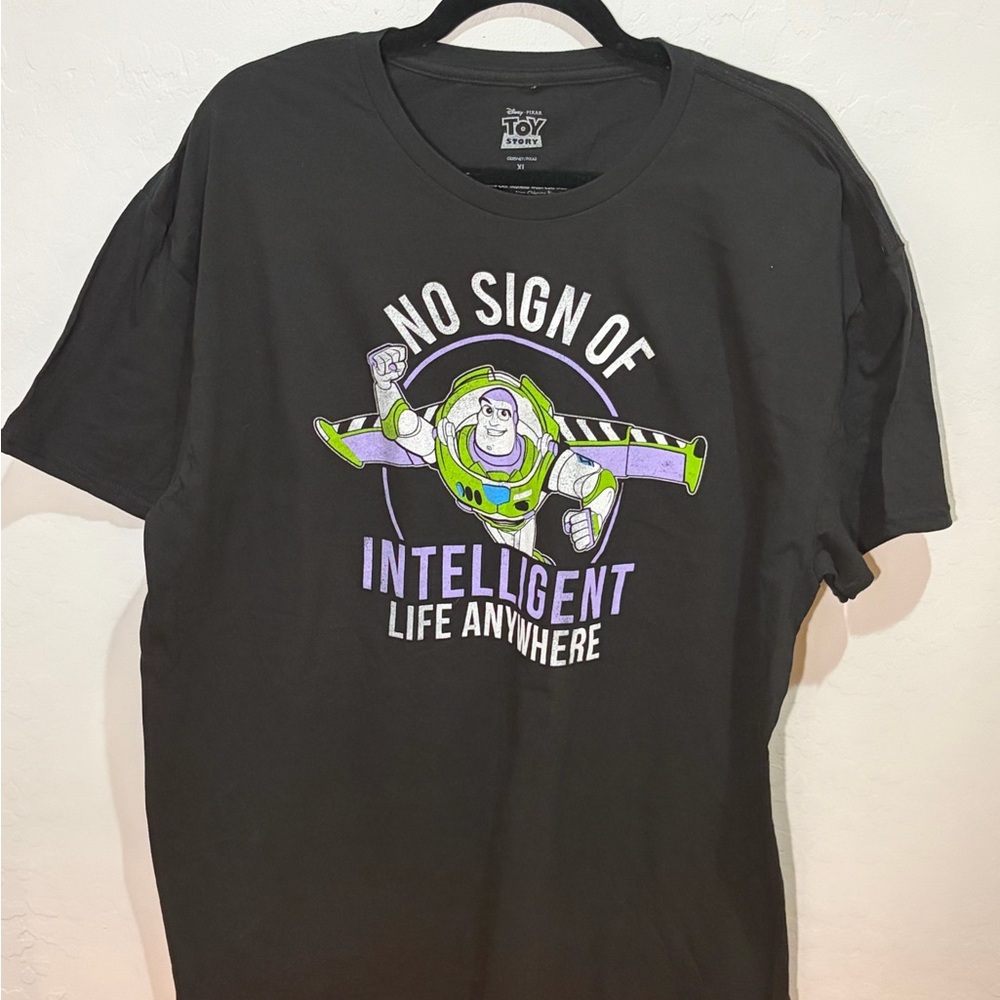 Toy Story Buzz Lightyear No Sign of Intelligent Life Men's Black T-Shirt NEW